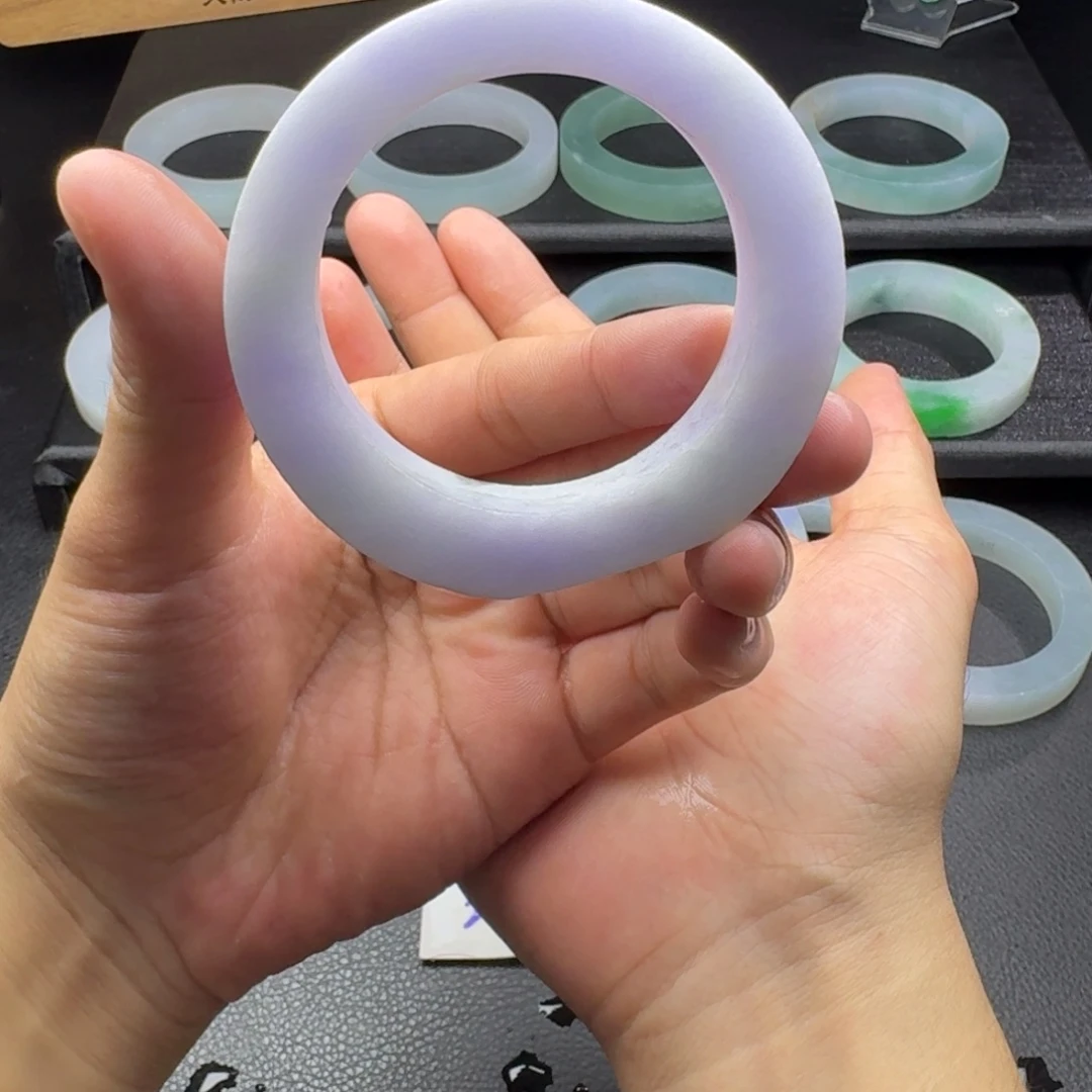 定制翡翠未镶嵌手镯