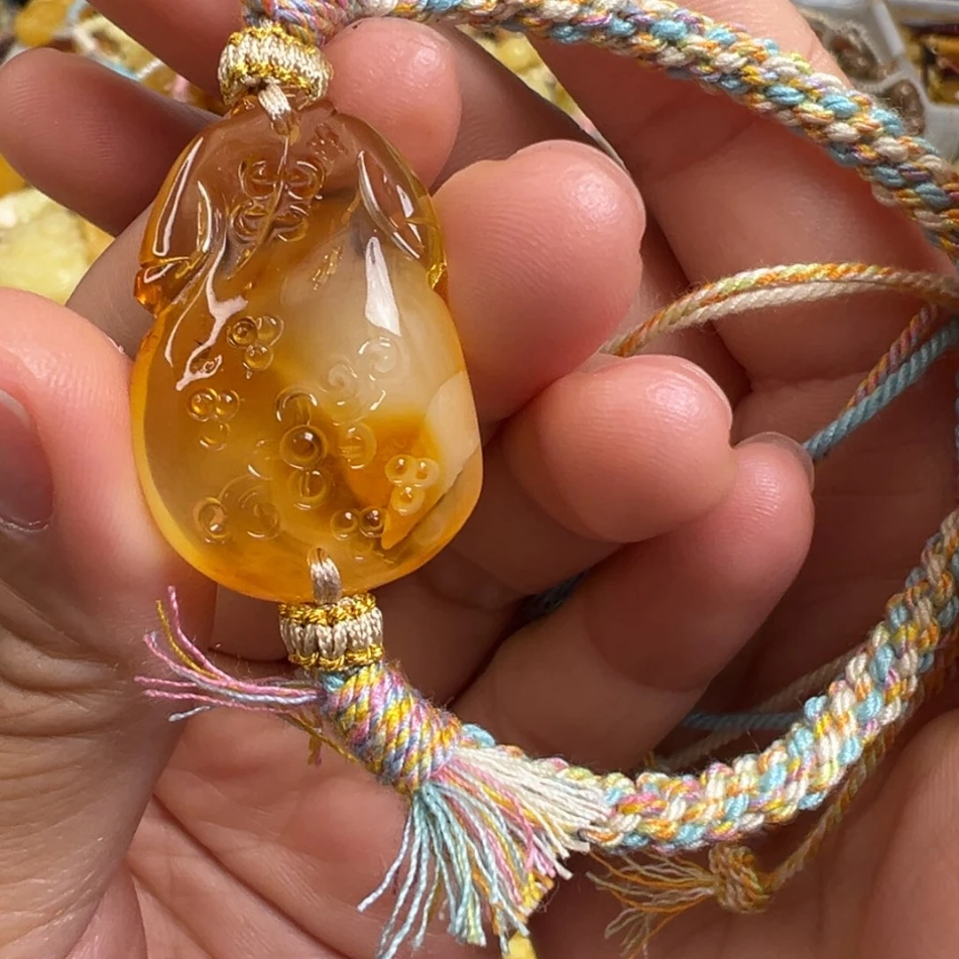 琥珀未镶嵌裸石琥珀