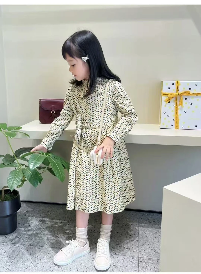 法单新款女童波点纯棉小立领腰带木耳边长袖连衣裙