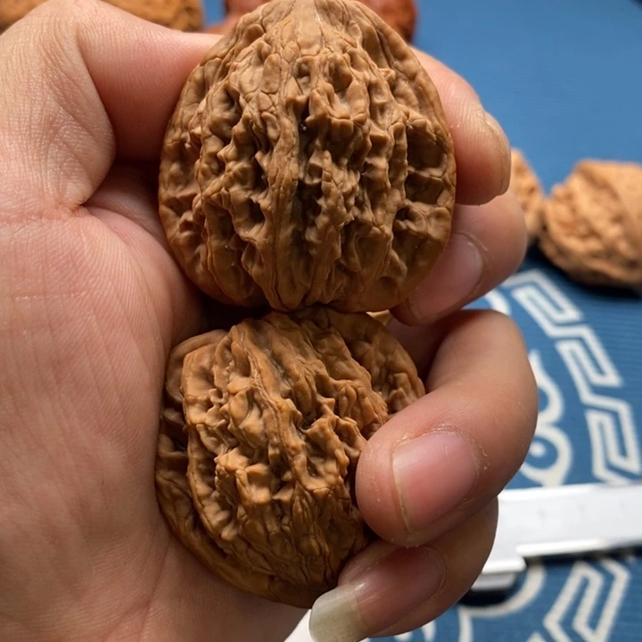 文玩核桃吊坠麦穗虎头