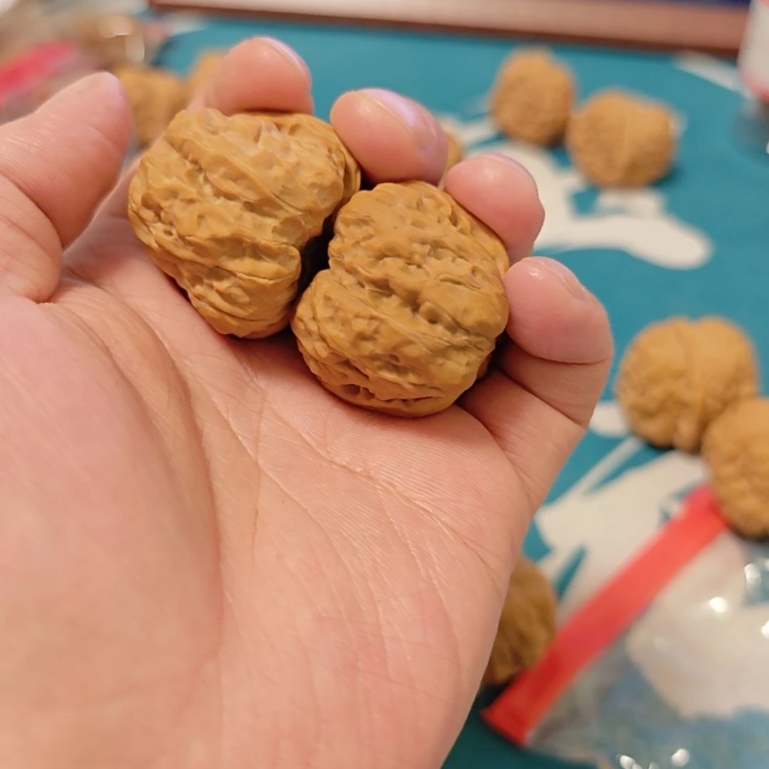 牛*.文玩核桃蛤蟆头小手念