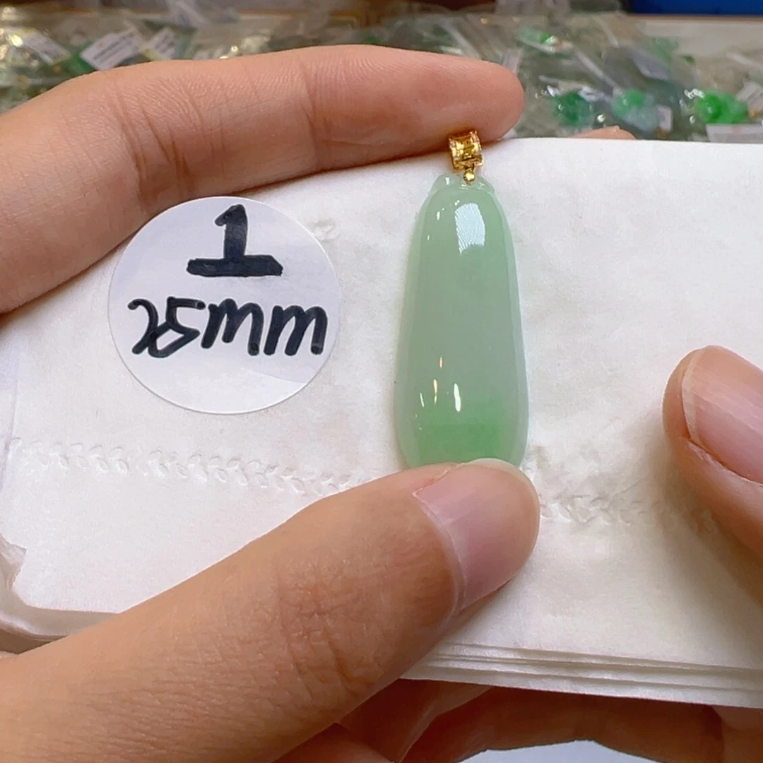 吊坠(不含链)18K金镶嵌翡翠