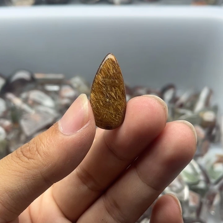 未镶嵌吊坠(赠链)水晶