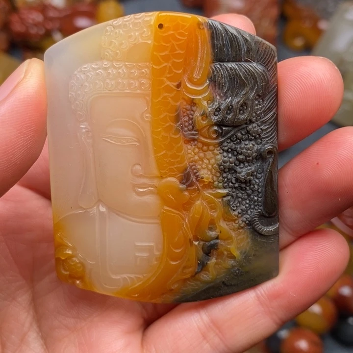 石英质玉（黄龙玉）合金颈饰