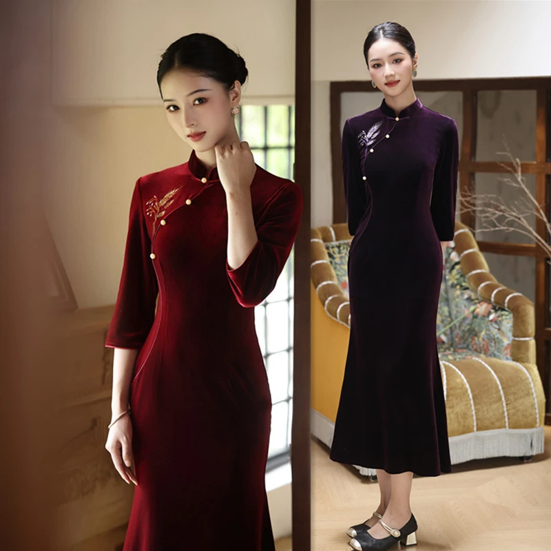 丝绒绣花长款鱼尾旗袍裙2025秋冬新款时尚改良新中式日常中袖旗袍