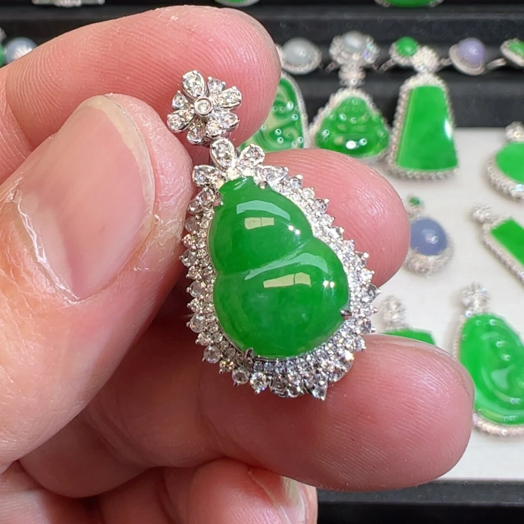 翡翠吊坠(不含链)18K金镶嵌