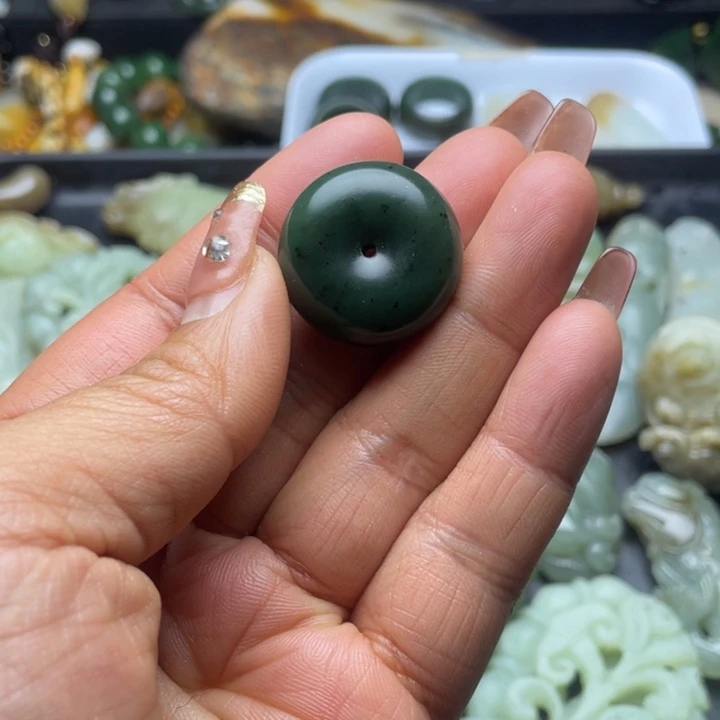 好***9和田玉未镶嵌珠宝半成品