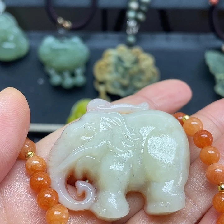 未镶嵌蛇纹石玉颈饰