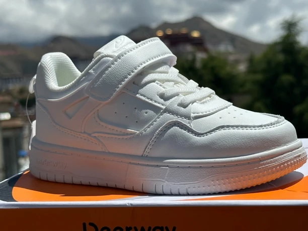 2025年最新款小白鞋儿童