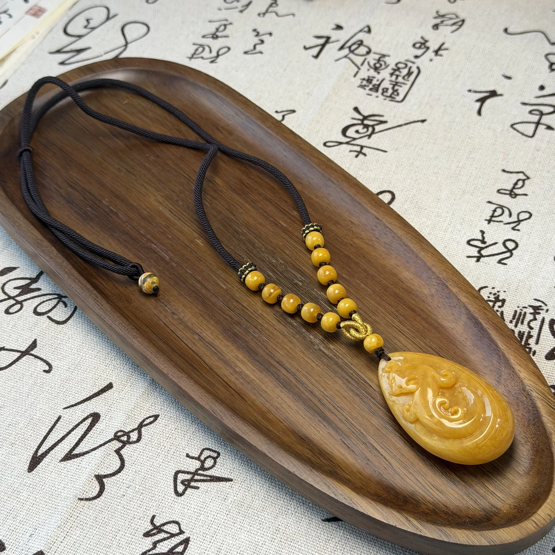 【Y】29号蜜蜡花蜡仿古牌水滴吊坠