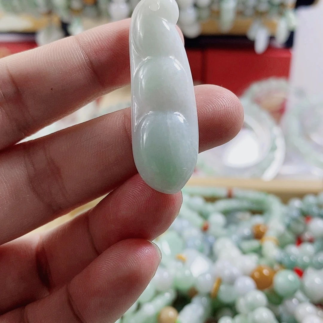 颈饰未镶嵌翡翠1