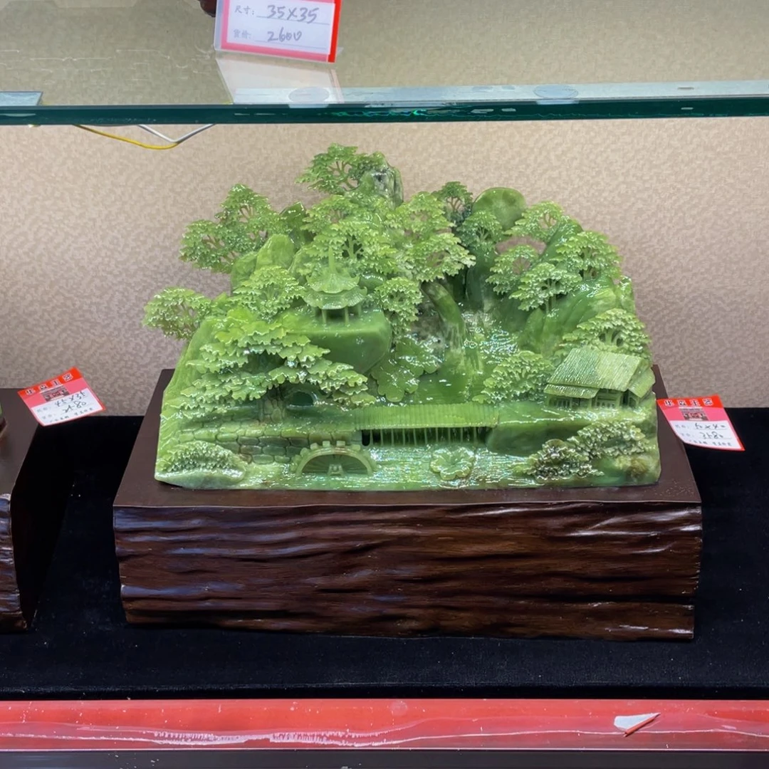蛇纹石玉未镶嵌摆件