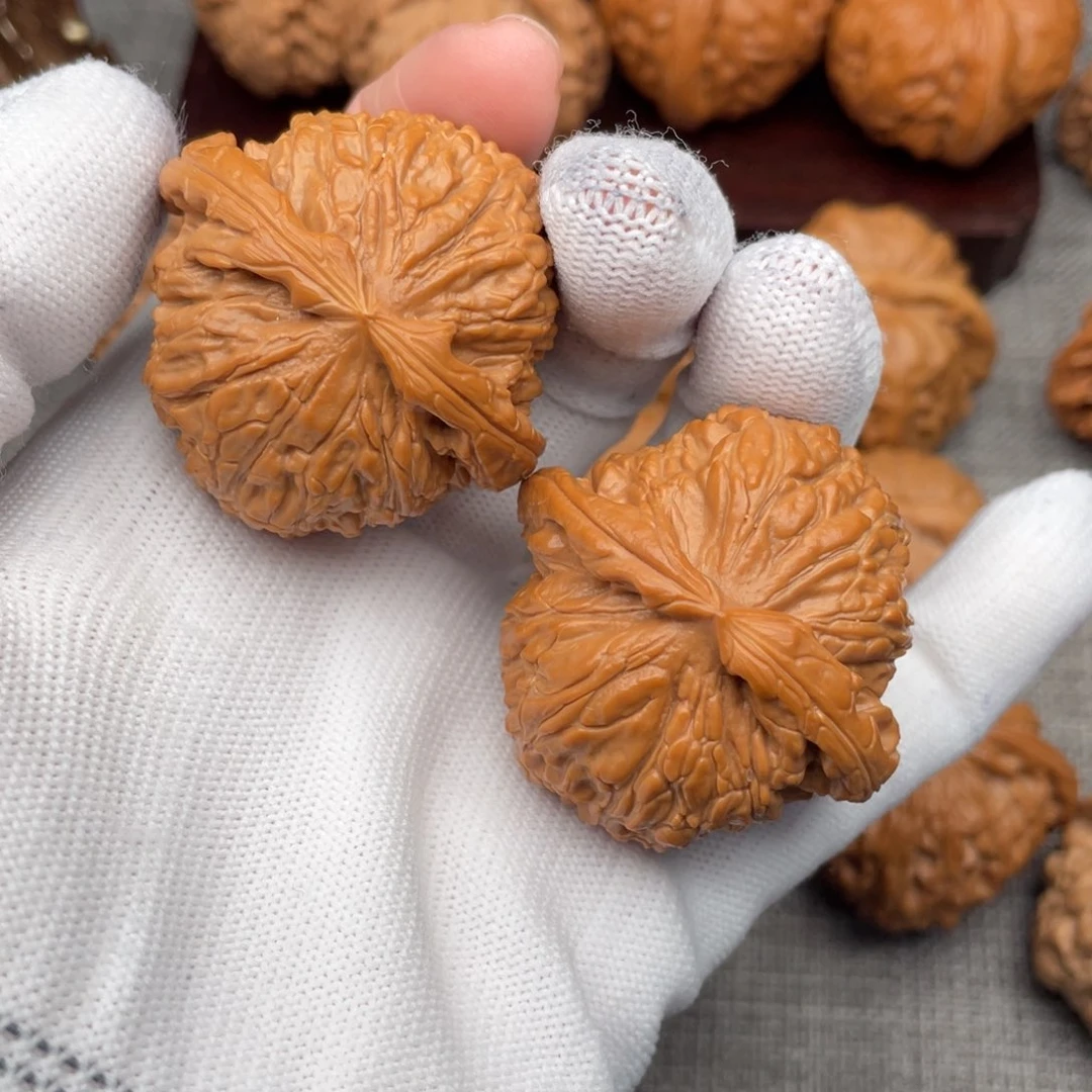 文玩核桃把件43老树球白