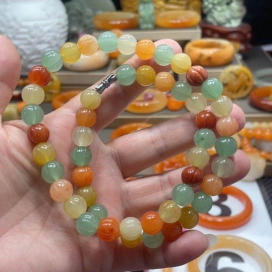 未镶嵌石英质玉（黄龙玉）手镯