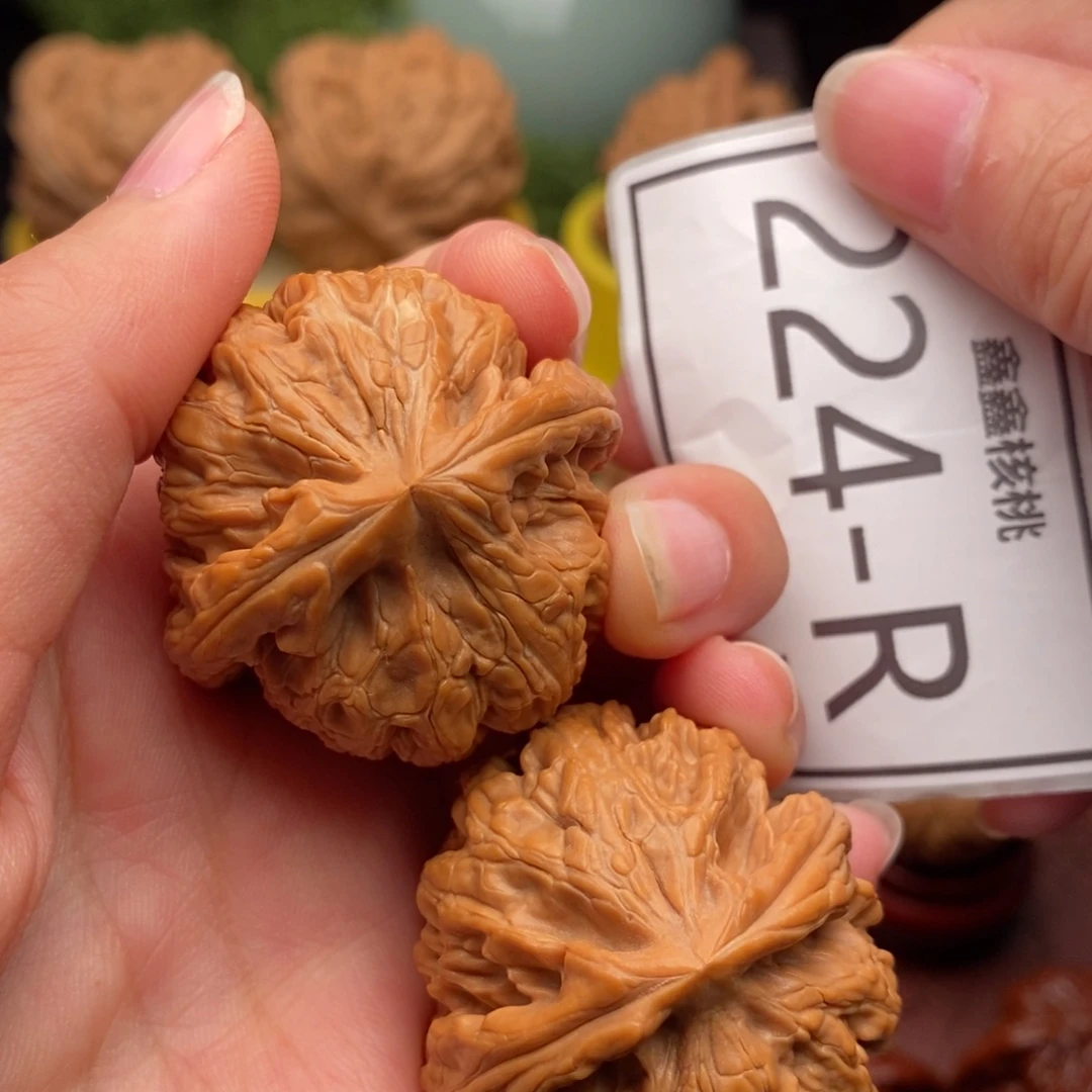 把件文玩核桃红锦鲤39