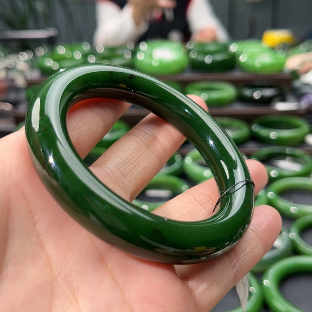 未镶嵌手镯和田玉（碧玉）