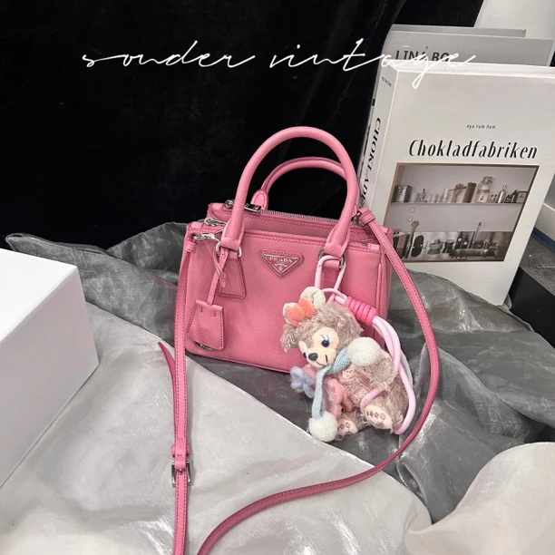 95新 Prada/普拉达 Pradamimi杀手斜挎包