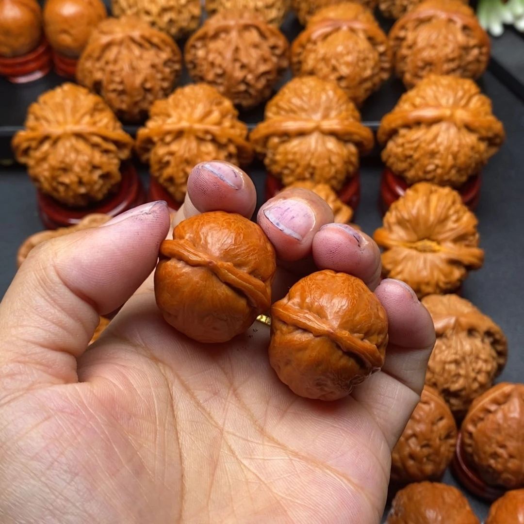 文玩核桃把件瓷娃娃