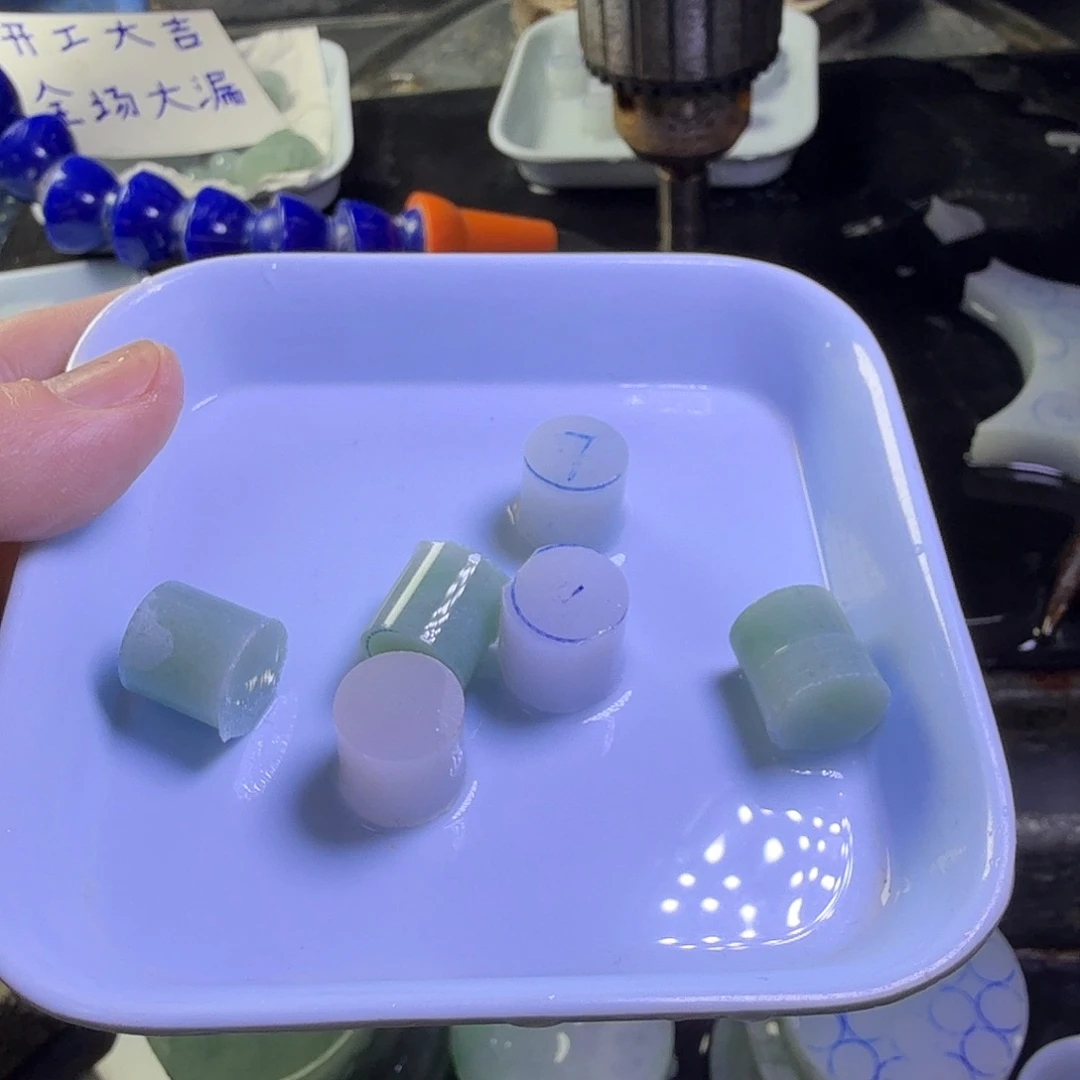 定制翡翠未镶嵌圆珠6颗