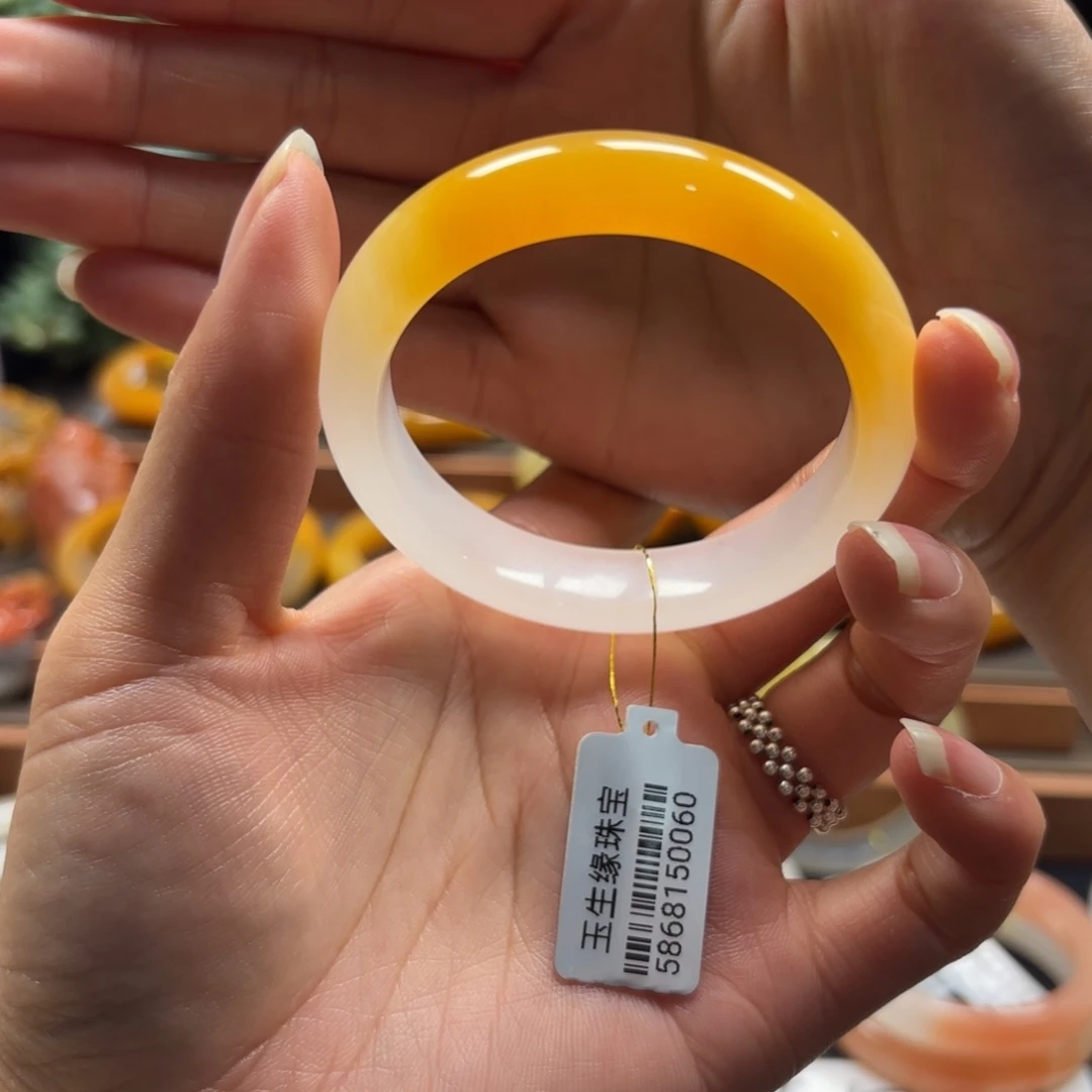 2***9石英质玉（黄龙玉）未镶嵌手镯