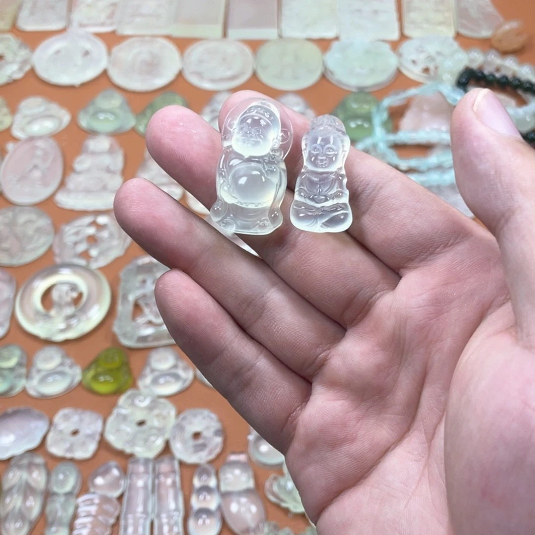 崔***.未镶嵌蛇纹石玉帅主播