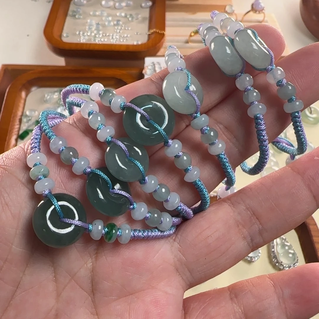 翡翠未镶嵌颈饰多样性发货平安扣