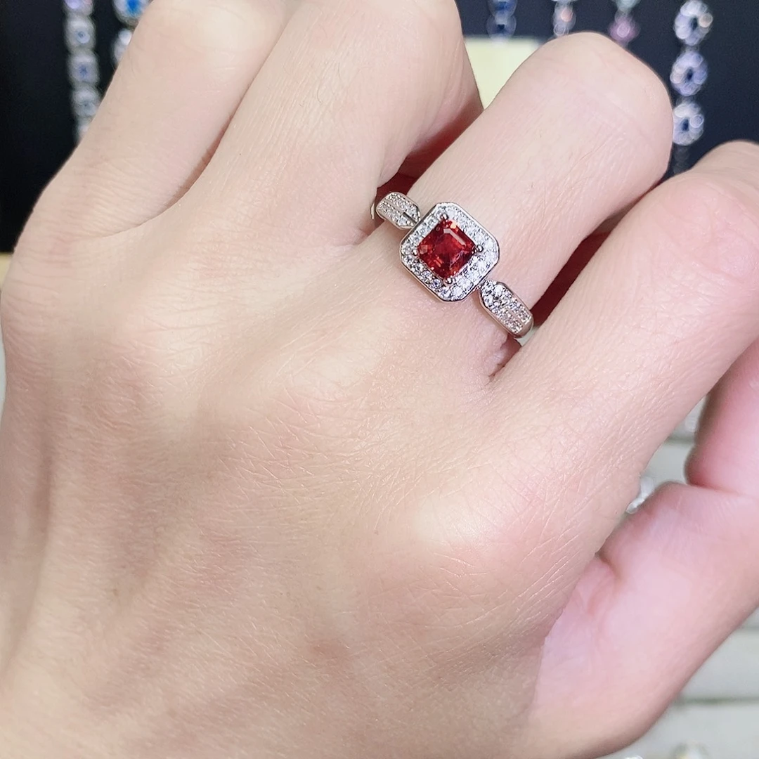 未镶嵌戒指石榴石（芬达石）