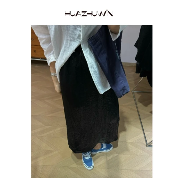 Hz-黑色经典款肌理纹压轴醋酸半身裙