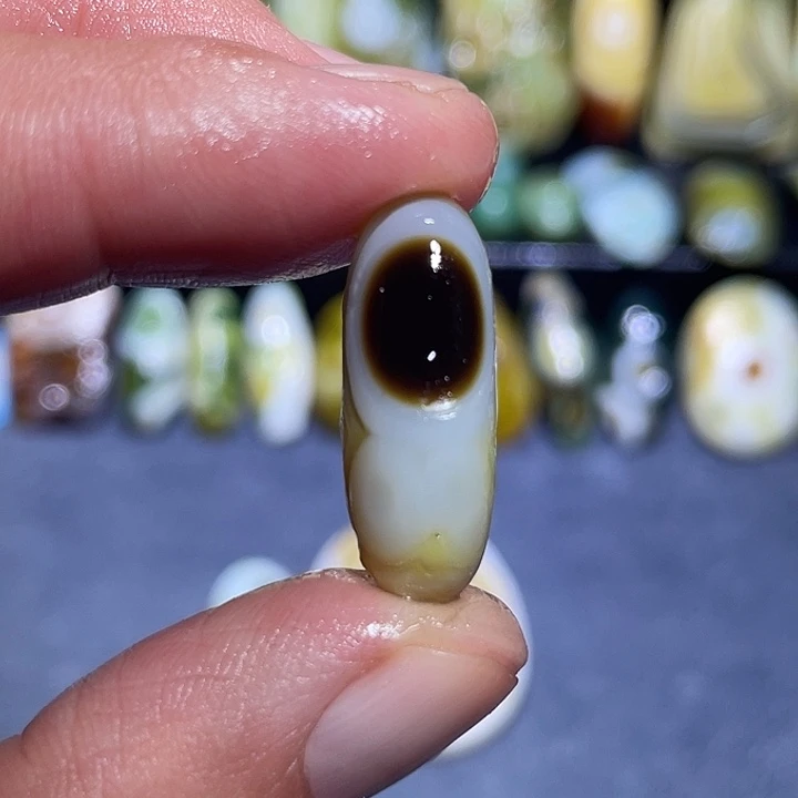玛瑙/玉髓未镶嵌珠宝奇石