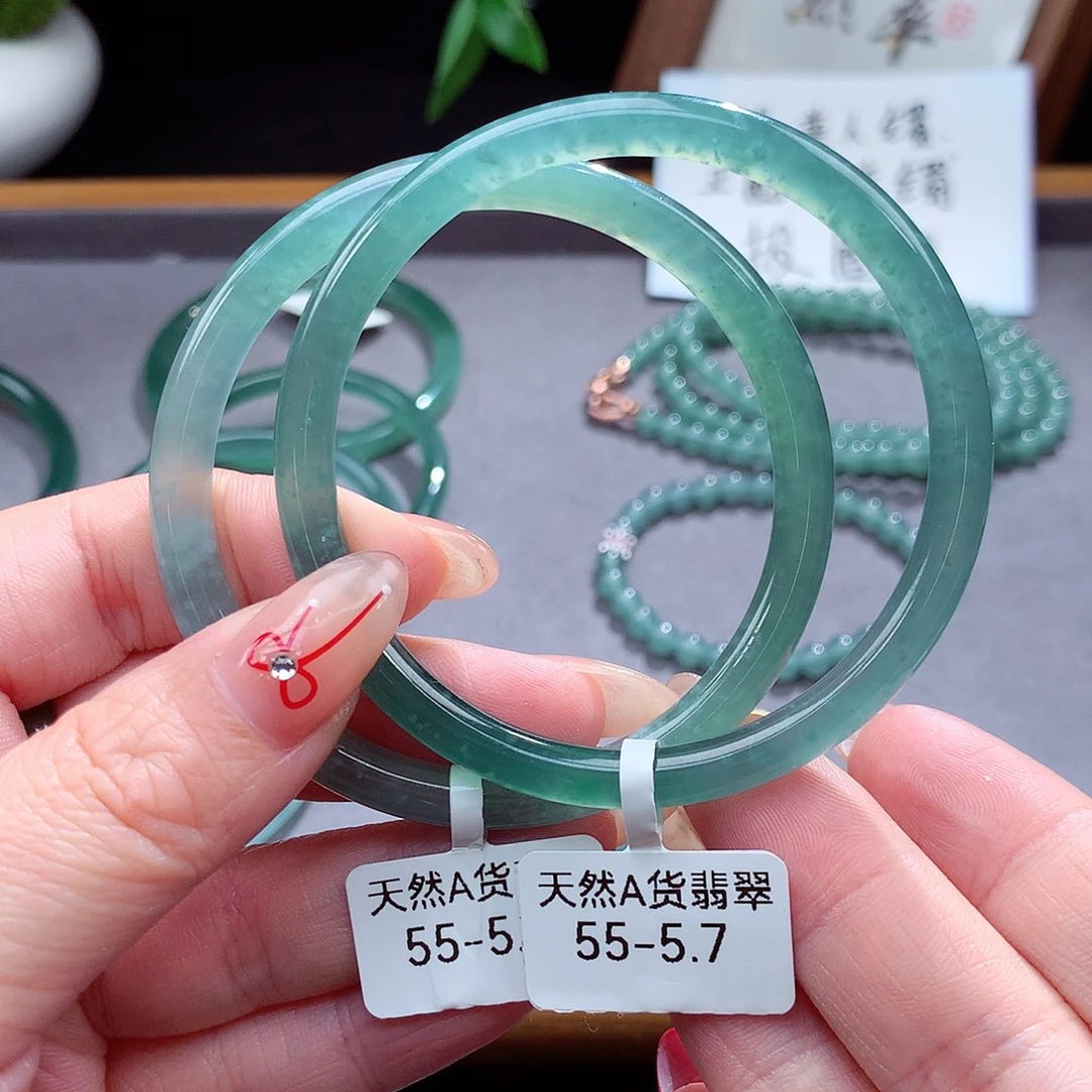 翡翠手镯（圆镯）未镶嵌