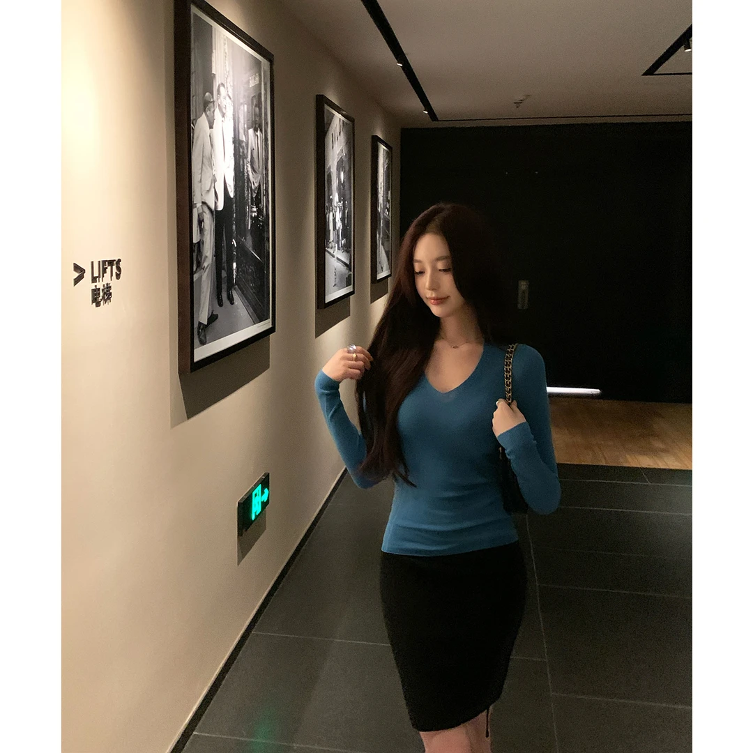 ADA MISS时髦百搭扬子18针无缝一体V领全羊毛针织打底衫女秋新款