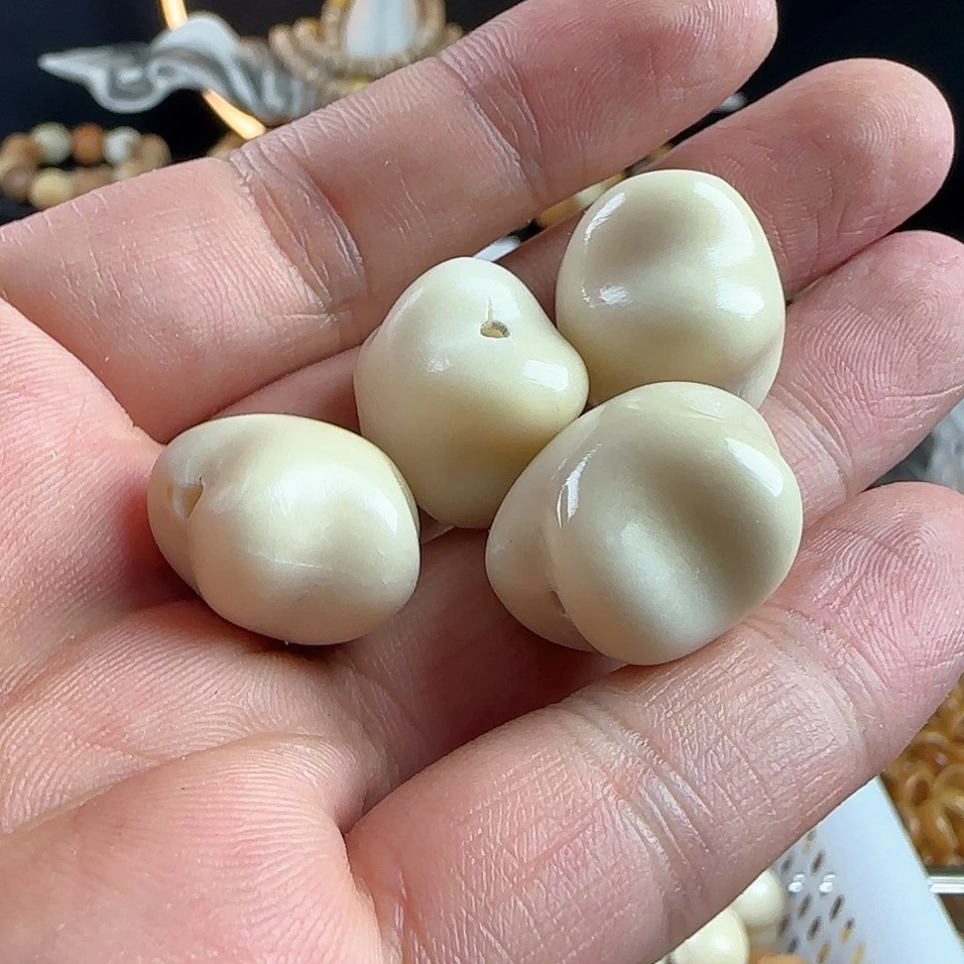 菩提根/象牙果手串瑕疵胖星星3颗有裂