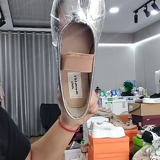 包头凉鞋穿起来很舒服