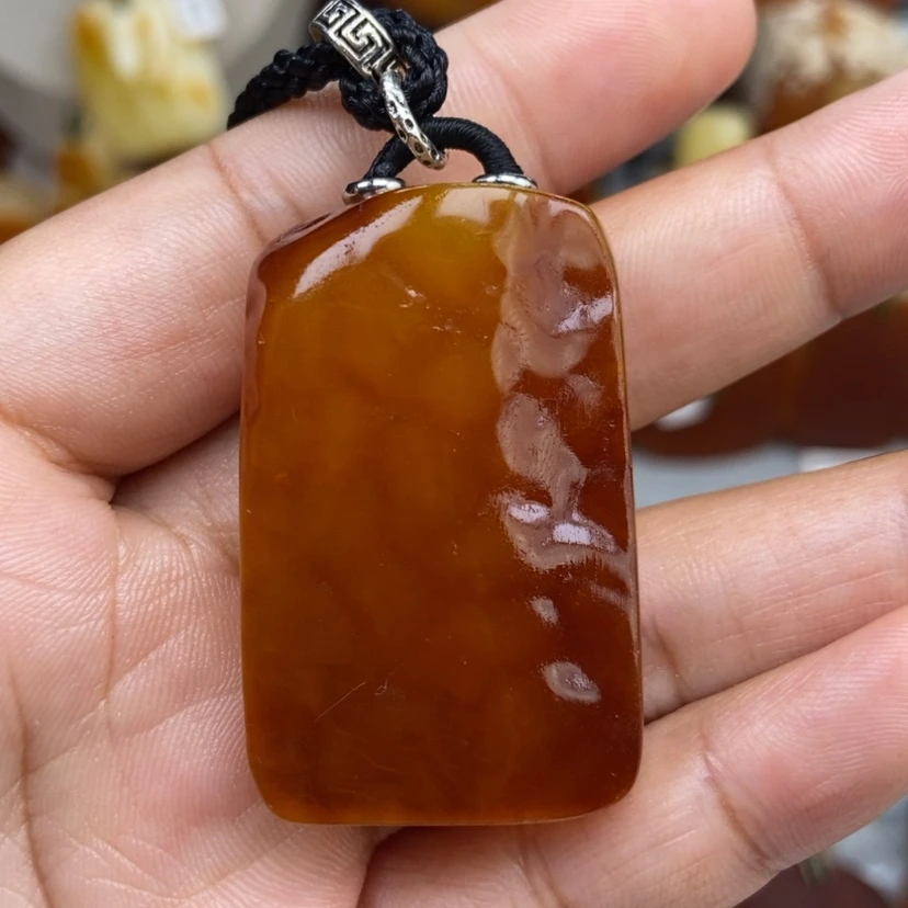 【闪购商品】琥珀颈饰未镶嵌