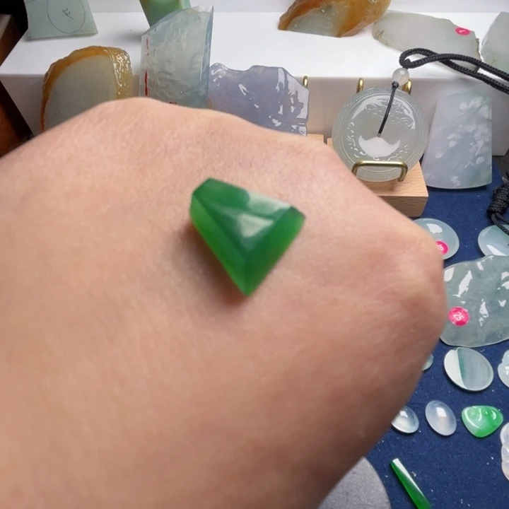 翡翠未镶嵌颈饰天然翡翠