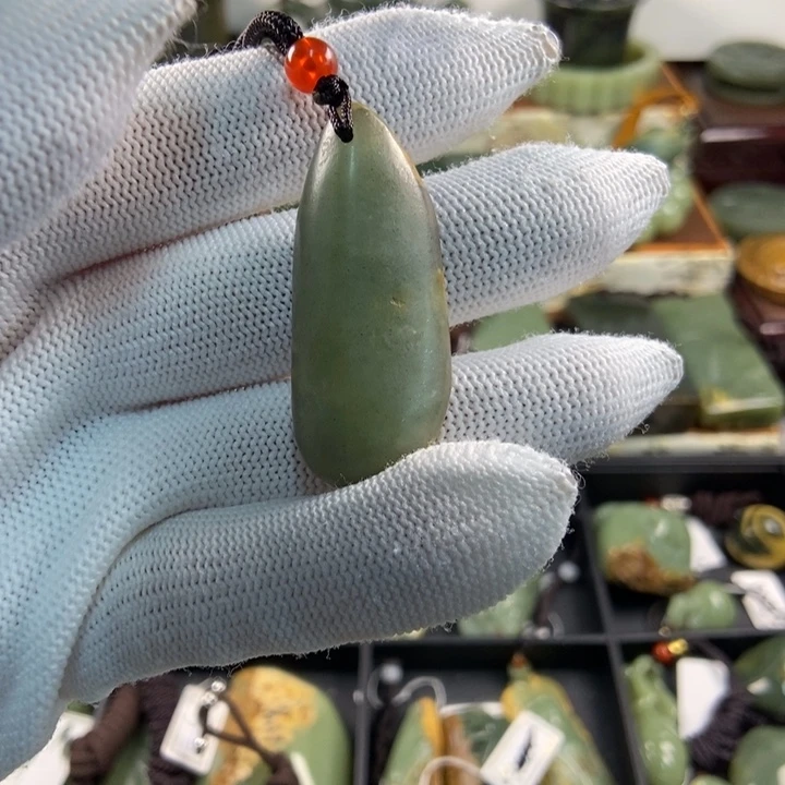 岫岩河磨玉（透闪石质玉）未镶嵌颈饰