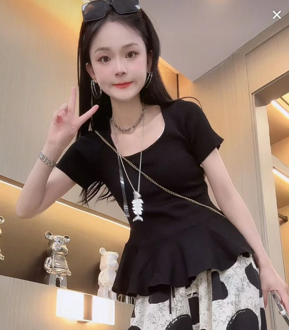 【秀宝女装】设计款荷叶边方领短袖针织T恤XB4139