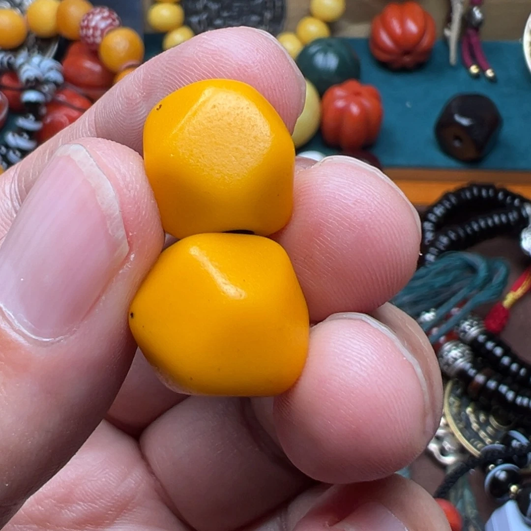 玻璃颈饰手工打造精致