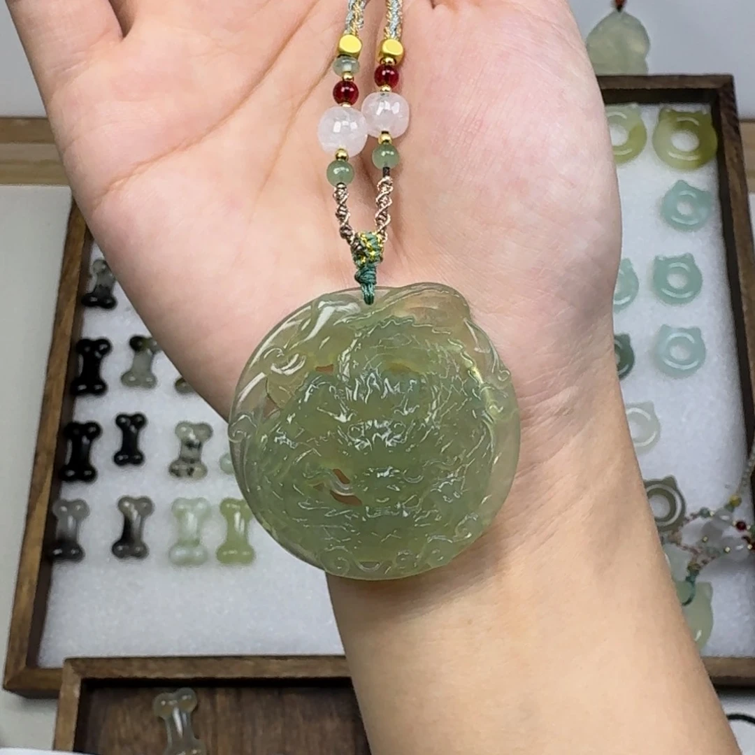 蛇纹石玉吊坠未镶嵌黎****床