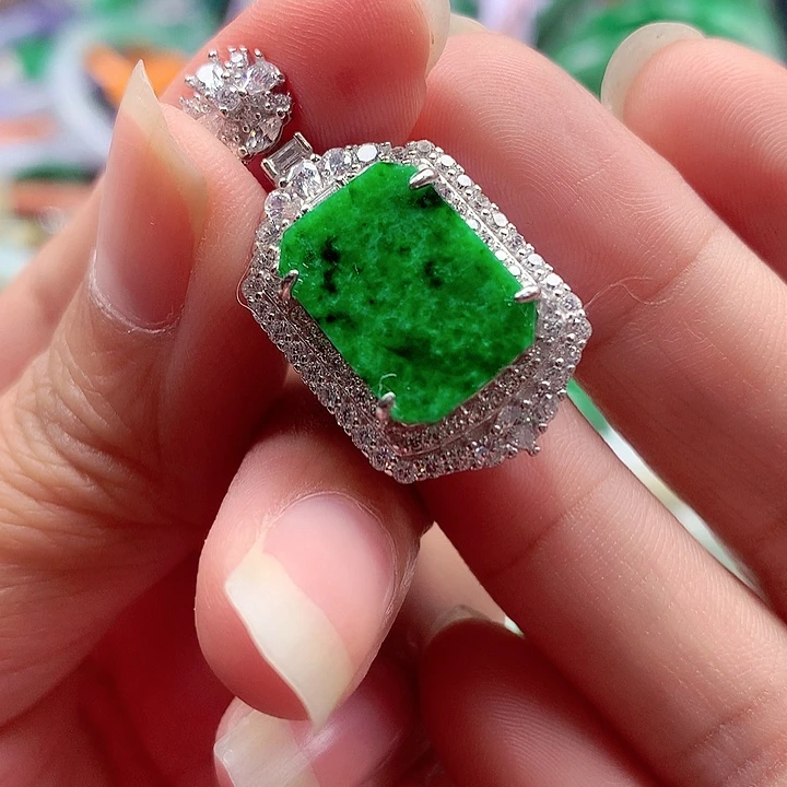 翡翠银S925镶嵌颈饰翡翠