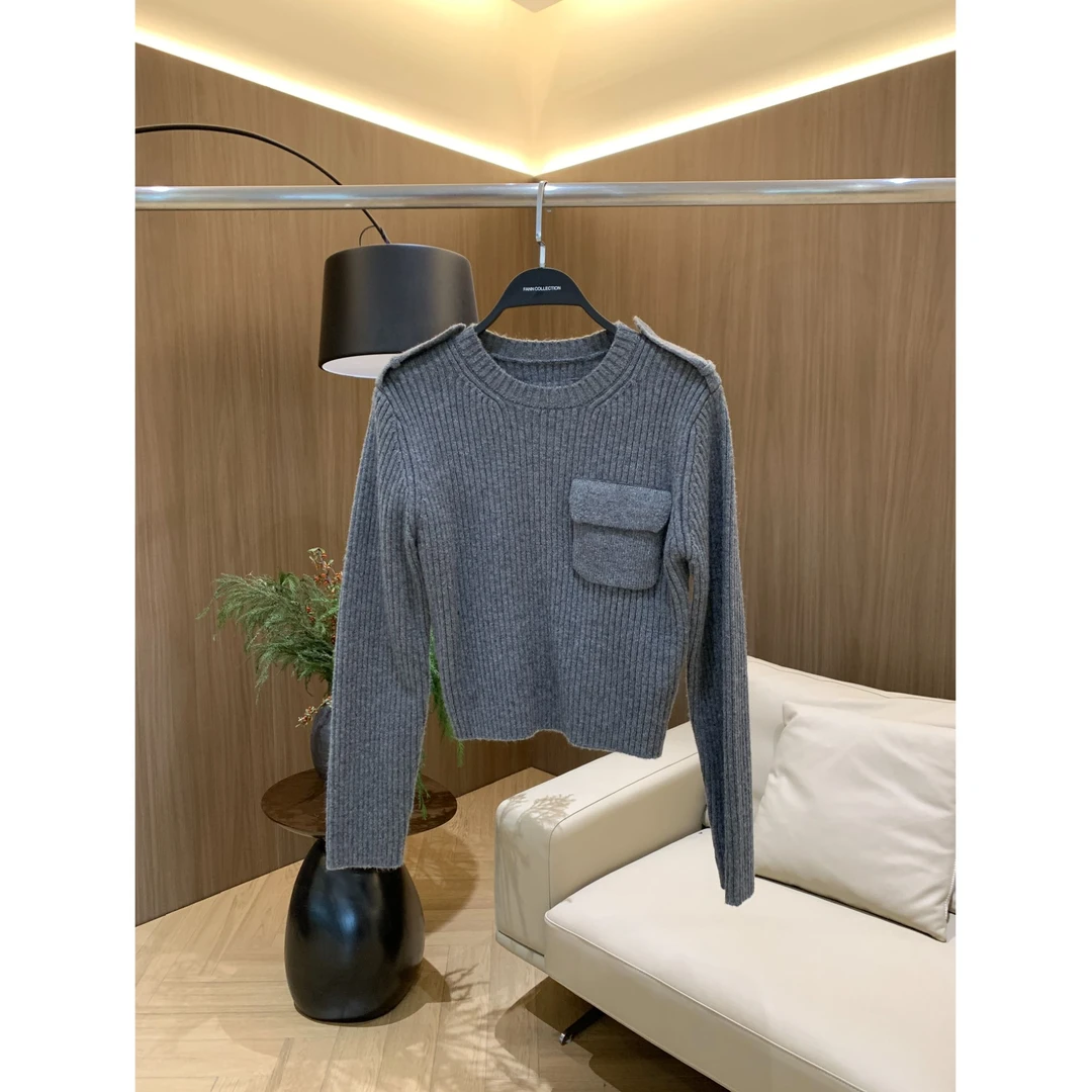 饭饭FANN COLLECTION 秋冬新款圆领口袋坑条百搭针织衫FANNQ046