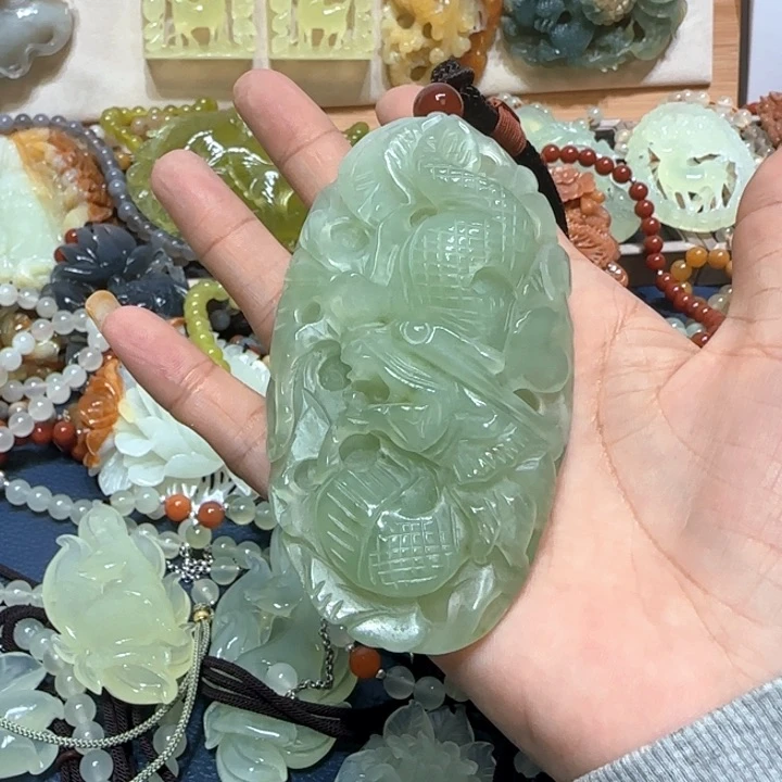 未镶嵌蛇纹石玉吊坠