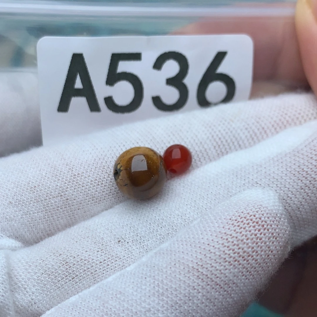 南红玛瑙未镶嵌珠宝奇石