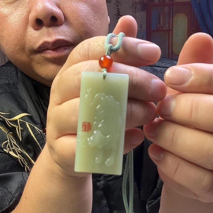 颈饰未镶嵌和田玉平安牌牛