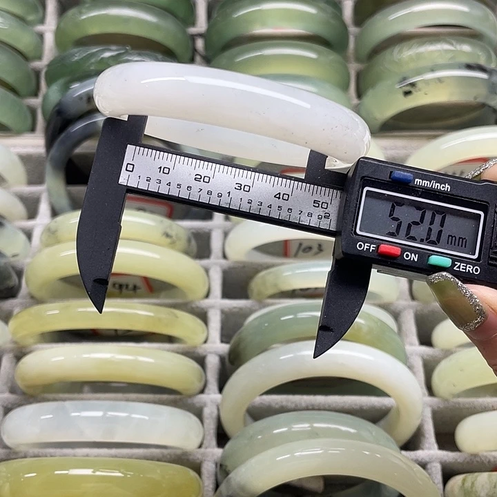 蛇纹石玉未镶嵌手镯110