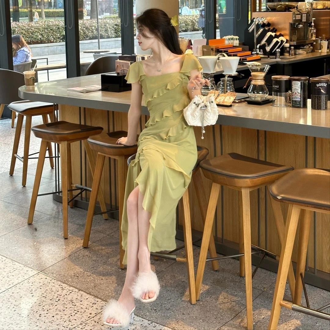 2025新款不规则方领荷叶边连衣裙女修身收腰显瘦蛋糕裙气质长裙子