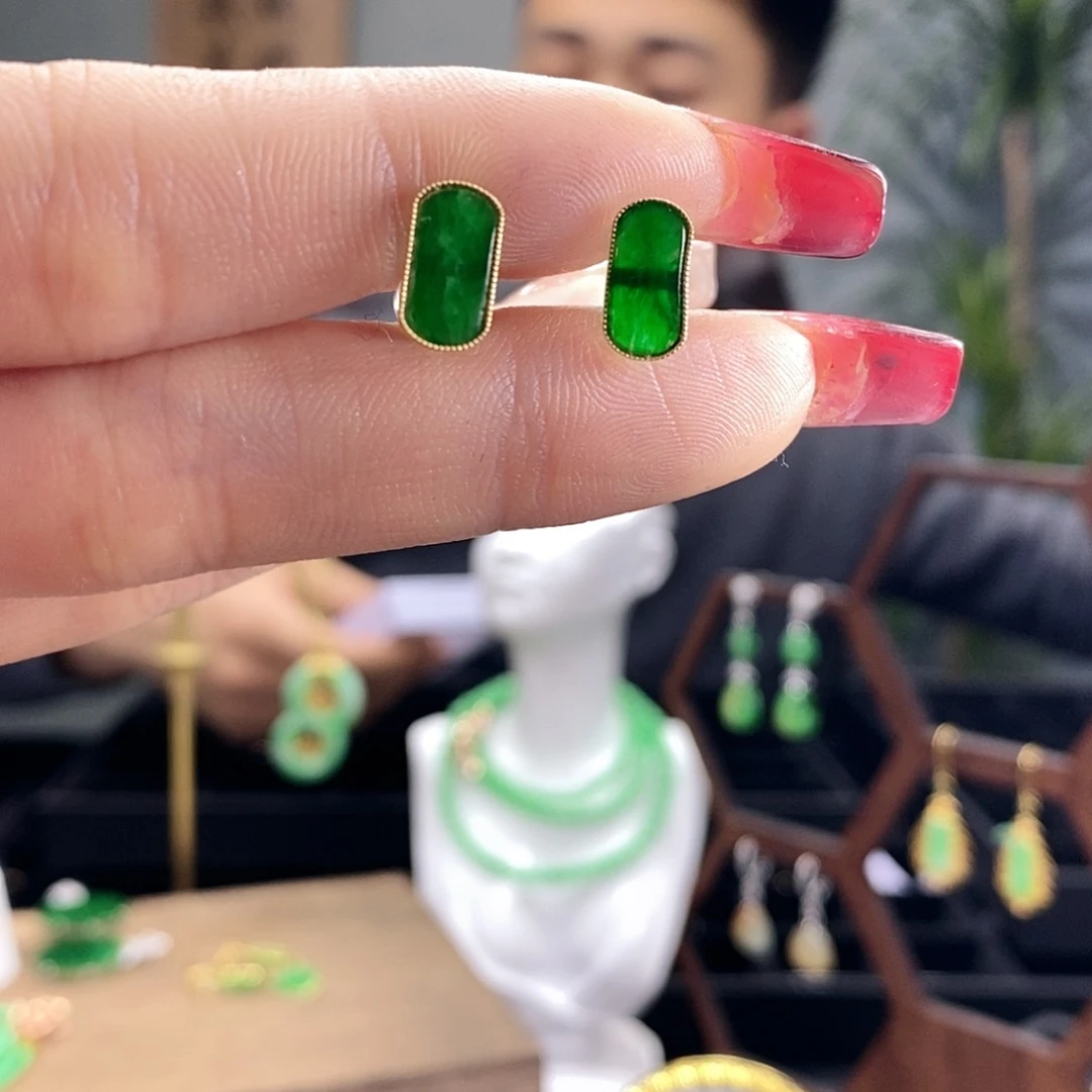 翡翠耳饰18K金镶嵌翡翠