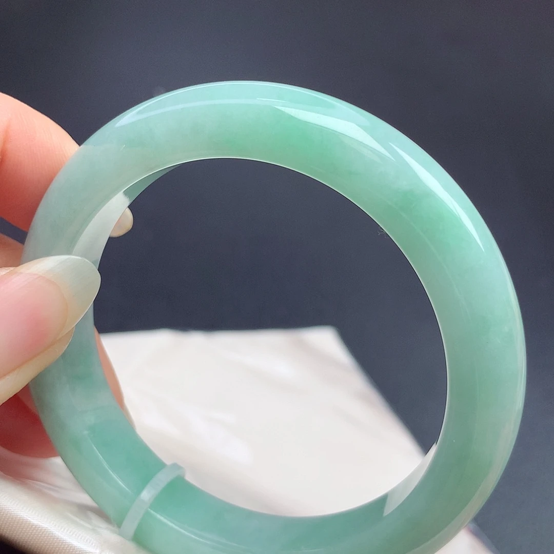 翡翠未镶嵌手镯53.7圈口