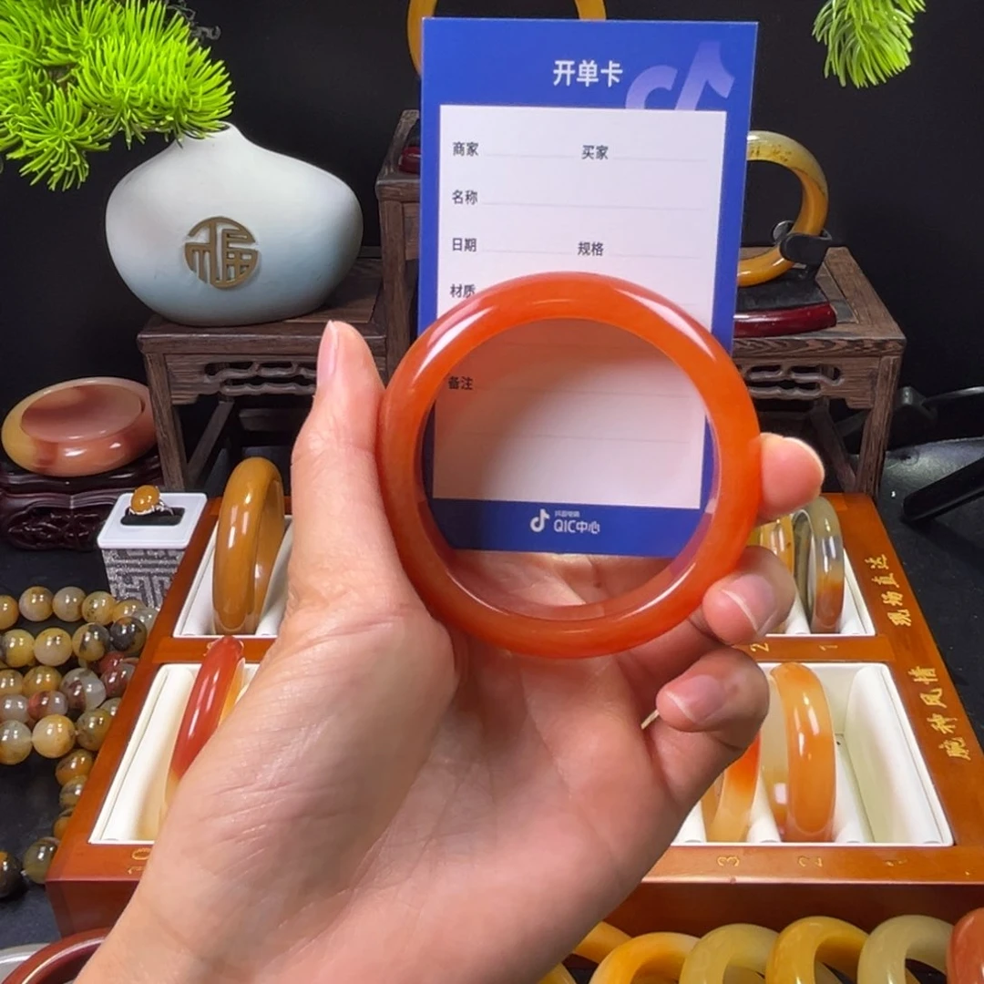 石英质玉手镯未镶嵌