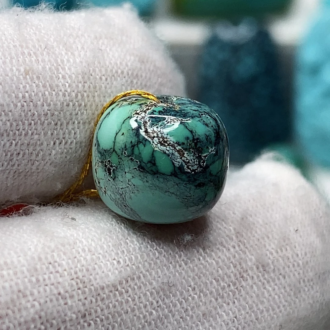 绿松石未镶嵌天然原矿 带武汉地大证书